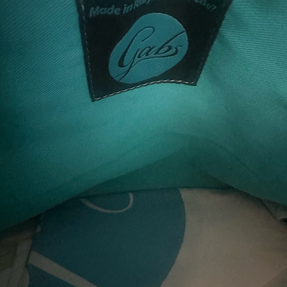 NEW WITH TAGS!! Gabs 4 Way Transformable bag. Made in Italy. - Picture 4 of 9